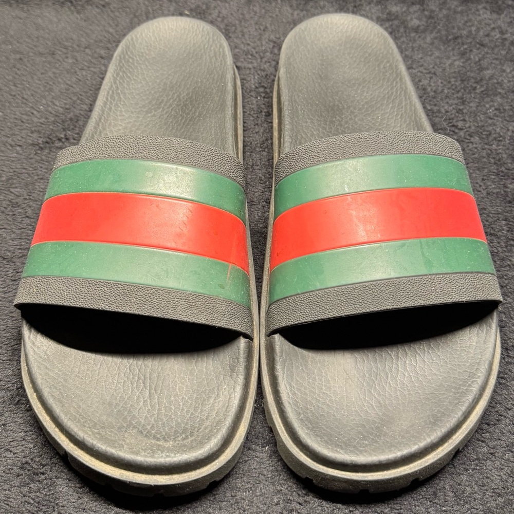 Gucci web signature slide sandals. Used in good condition.